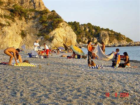 nudist beach nerja|Playa de Cantarrijan